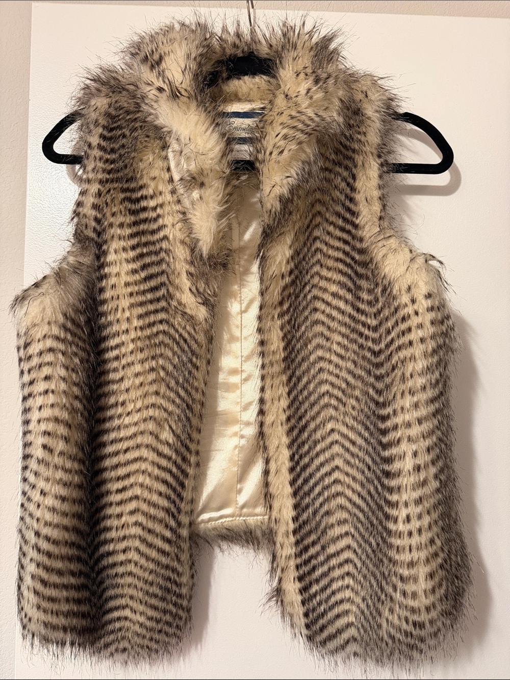 Francesca's Collections Faux Fur Chevron Vest in Cream and Brown